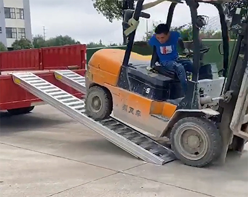 和田铝合金梯子的安全问题必须高度重视